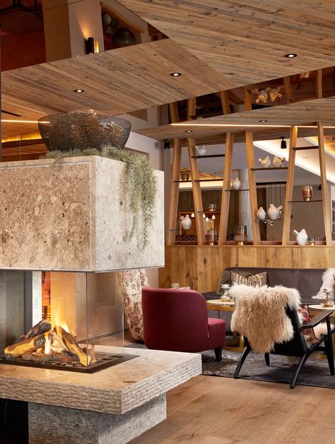 Chalet Restaurant Design, Mountain Hotel Lobby, Ski Restaurant, Ski Lodge Interior, Alpine Restaurant, Alpine Hotel, Bar Reception, Hotel Lobby Design, Spa Reception