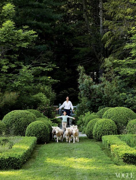 Homes In Connecticut, Connecticut Home Exterior, English Estate Aesthetic, Connecticut House Aesthetic, Connecticut Homes Interior, Luxury Farm Homes, English Countryside Home Interior, Country Side Homes, Country Estate Homes