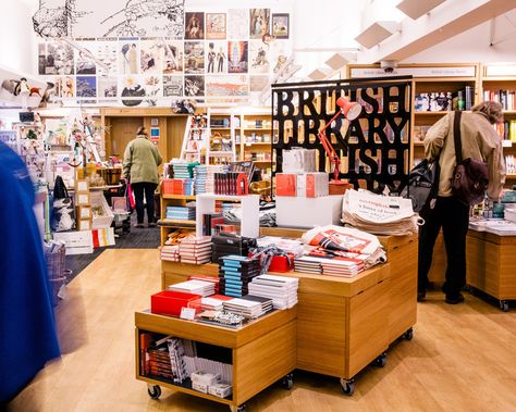 London's Best Museum And Gallery Gift Shops | Londonist Museum Gift Shop Design, Tate Museum London, Tate Museum, London Transport Museum, Museum Gift Shop, Wellcome Collection, Museum Store, London Shopping, Museum Shop