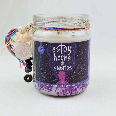 Vela artesanal, vela natural, vela vegana, cera de soya, huele a vida onírica, velas México, velas para regalar, velas para amigas, vela original, vela en tarro de vidrio, colgante de estrella, cuarzo negro, diseño México, diseñadoras, emprendedora Cute Candles, Candle Business, Homemade Candles, Art Academy, Diy Candles, Punch Needle, Wax, Candles, Art