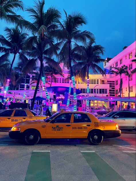 Miami Nightlife Aesthetic, 90s Miami Aesthetic, Miami Club Aesthetic, Miami Party Outfits, Miami Party Aesthetic, Miami Aesthetic Wallpaper, Taxi Wallpaper, 80s Miami Aesthetic, Miami Clubs