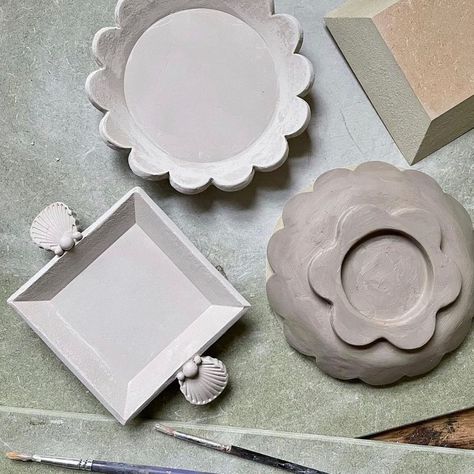 Hartley & Noble Ltd on Instagram: “Sharing this cheery collection of trinket dishes by @bythesefairhands with you.. they have brightened my day. ⁣ ⁣ These dishes have been…” Art Bowls, Pottery Handbuilding, Clay Diy Projects, Ceramics Ideas, Pottery Crafts, Ceramics Pottery Art, Ceramics Projects, Ceramic Kitchen, Ceramics Ideas Pottery