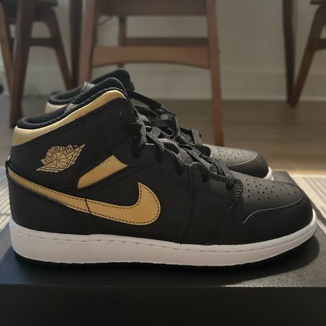 Brand New: Black/Metallic Gold-White. Size 6.5y - Buyer Pays Shipping Costs Gold Nike Shoes, Air Jordan 1 Mid Gs, Nike Shoes Air, Jordan 1 Black, Shoes Air, Swag Shoes, Air Jordan 1 Mid, Jordan 1 Mid, Kids Nike