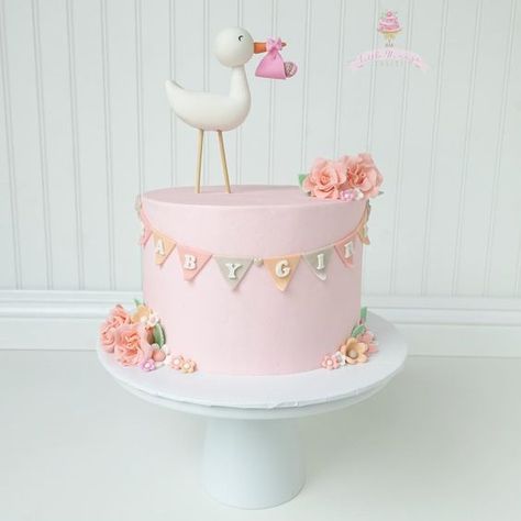 Baby Shower Pasta, Stork Cake, Girl Shower Cake, Baby Shower Cake Designs, Pink Baby Shower Cake, Stork Baby Showers, Baby Mold, Pastel Baby Shower, Idee Babyshower