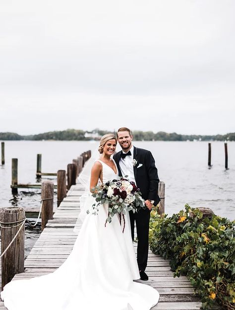 Annapolis Waterfront Hotel Wedding, Downtown Annapolis, Historic London, Annapolis Wedding, London Wedding Venues, Annapolis Maryland, Historic Wedding, Waterfront Wedding, Romantic Atmosphere