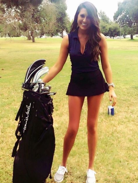 Golf Date Outfit, Holly Sonders, Lady Golfers, Female Golfers, Lauren Thompson, Golf Ladies, Golf Women, Green Jeep, Golf Attire Women