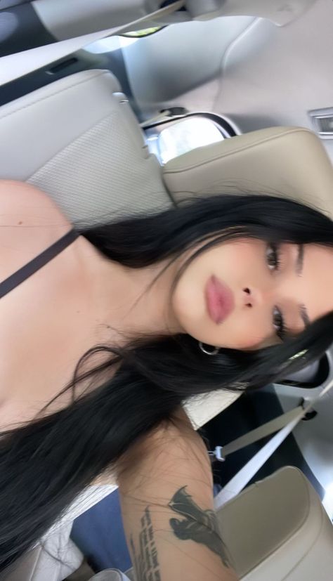 1970s Makeup, Dark Makeup Looks, Chola Style, Maggie Lindemann, Dark Makeup, Becky G, Insta Story, Face Claims, Skin Makeup