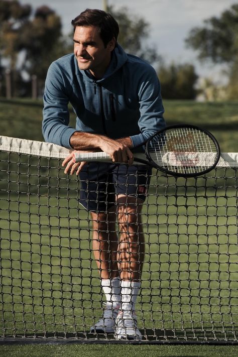 Tennis Senior Pictures, Tennis Court Photoshoot, Tennis Photoshoot, Tennis Lifestyle, Senior Photos Boys, Tennis Photography, Tennis Pictures, Tennis Photos, Tennis Aesthetic