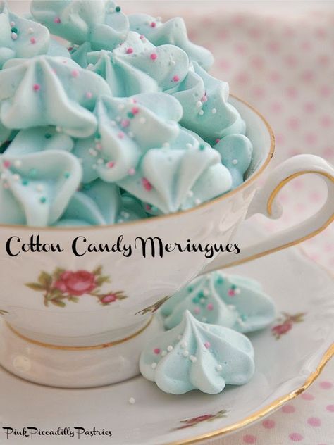 Cotton Candy Party, Meringue Cookie Recipe, Frosted Cookies, Meringue Desserts, Meringue Recipe, Cotton Candy Flavoring, Mint Recipes, Candy Recipes Homemade, Magic Cake