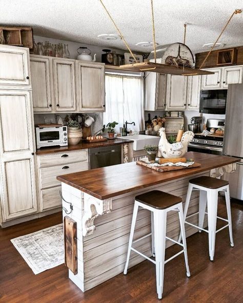 Diy Kitchen Cabinets Makeover, Cabinet Painting, Rustic Kitchen Island, Rustic Kitchen Cabinets, Diy Kitchen Renovation, Farmhouse Kitchen Design, Rustic Farmhouse Kitchen, Kitchen Cabinets Makeover, Diy Kitchen Cabinets