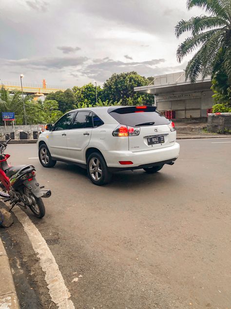 A white Lexus RX Lexus Rx 350, Toyota Harrier, Vroom Vroom, Whips, Dream Car, Dream Cars, Toyota, Vision Board, Cars