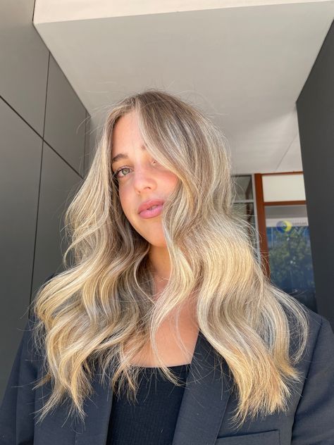 Sammy Robinson Hair, Sammy Robinson, Beige Blonde Hair, Gold Blonde, Beige Blonde, Balayage, Blonde Hair, Honey, Hair Color