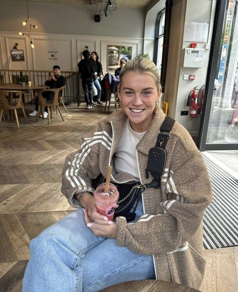 Alessia Russo, England Ladies Football, Female Football Player, England Women, Boots Diy, Leah Williamson, Arsenal Women, Female Soccer, England Players