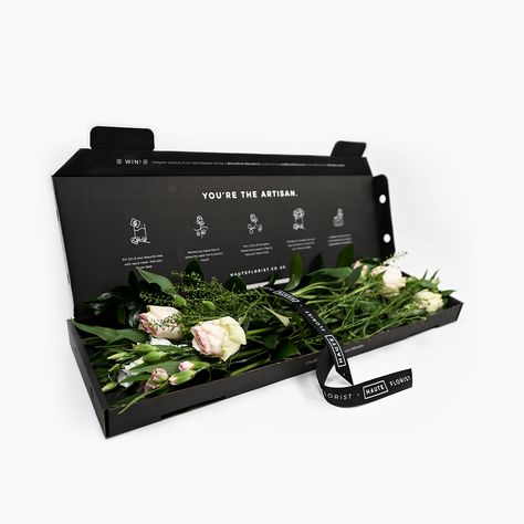 Flower Packaging Design, Flower Box Design, Flower Delivery Box, Letterbox Packaging, Florist Packaging, Packaging Flowers, Flower Shop Interiors, Flower Shop Decor, Letterbox Flowers