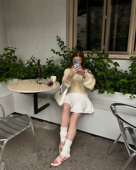 Balletcore Outfits Casual, Ballet Core Outfits Winter, Ballet Core Outfits Casual, Ballet Core Outfits, Ballerina Off Duty, Balletcore Outfits, Influencer Ideas, Coffee Shots, Ballerina Aesthetic