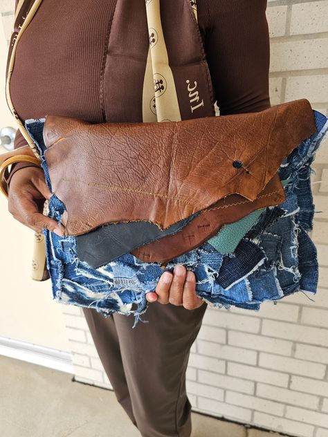 Couture, Patchwork, Upcycling, Patchwork Clutch, Denim Crafts Diy, Denim Clutch, Wedding Bags, Denim Projects, Denim Handbags