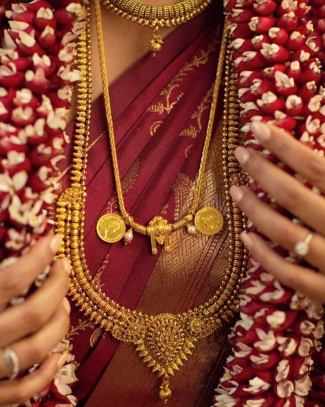 Thali Design: A Few Traditional Thali Designs That Will Make You Want to Wear One Right Away Wedding Neckless, Thali Kodi, Thali Designs, Thali Design, South Indian Mangalsutra, Thali Chains, Thali Chain, Tika Jewelry, Mangalsutra Chain