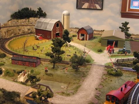 Best Toy Farm Display | Ertl Farm County on O Gauge? Farm Toy Display, Model Train Table, Farm Village, Farm Scenes, Toy Barn, Farm Layout, Toy Trains, Model Train Sets, Village Display