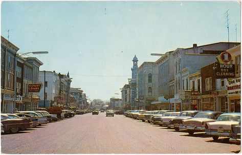 This vintage color photo of Broadway in downtown Greenville, Ohio, was taken in the 1950s, and shows vintage advertising signs and classic cars. Greenville Ohio, Vintage Advertising Signs, Ohio History, Usa States, Vintage Color, Color Photo, Local History, Vintage Advertising, Advertising Signs