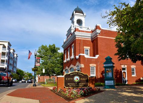 15 Best Things to Do in Manassas, VA Manassas Virginia, Building A Relationship, Great Questions, Washington Dc Metro, Equestrian Statue, Bull Run, Studio Apartments, Open Houses, United Airlines