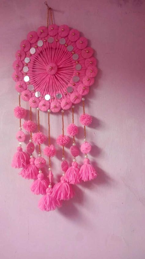 Wall Hanging Crafts Easy, Woolen Craft Creative, Diy Ceiling Hanging, Woolen Craft Wall Hangings, Handmade Toran, Decor Appliances, Wool Crafts Diy, Hanging Crafts, Woolen Craft