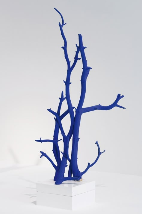 Yves Klein's Interior Inspirations, From Ultimate Blue to His Unusual Do-able Table - Improvised Life Plexiglass Coffee Table, Yves Klein Blue, Yves Klein, Blue Pigment, Color Vibe, Keramik Design, Blue Tree, Arte Inspo, Blue Decor