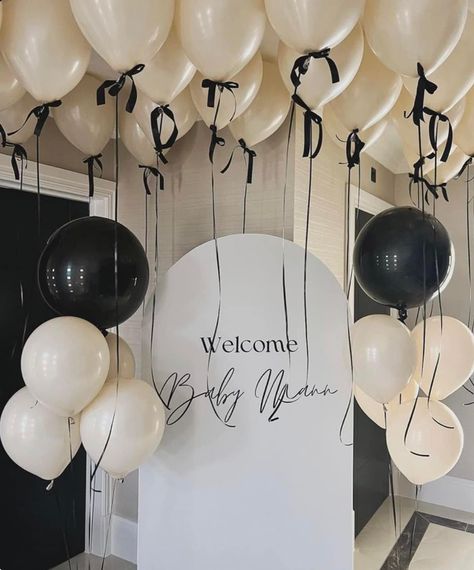 Minimalist Birthday Decor, Birthday Decor Ideas, Balloon Training, 17. Geburtstag, Furniture Color Schemes, Minimalist Birthday, Bringing Baby Home, White Bridal Shower, Cute Birthday Ideas