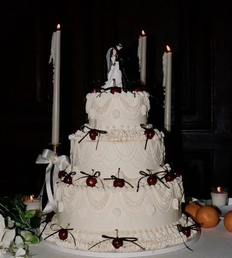 Goth Wedding, Wedding Cakes Vintage, When I Get Married, Dream Wedding Ideas Dresses, Gothic Wedding, Going To The Chapel, Vegas Wedding, Wedding Mood Board, Vintage Cake