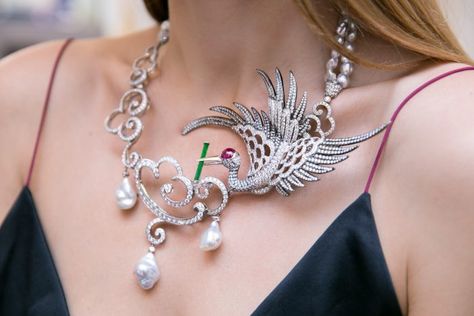 Bird Jewelry Design, Anna Hu, Swan Jewelry, Paris Couture Week, Art Jewelry Design, Paris Couture, Jewelry Design Drawing, High Jewellery, Jewellery Sketches