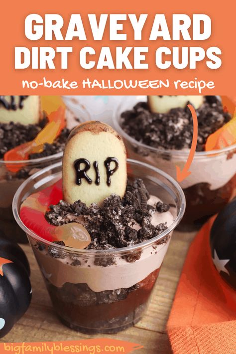 Ghost In A Graveyard Dessert, Graveyard Pudding Cups Dirt Cake, Dirt Pie Cups, Halloween Dirt Cups Recipe, Dirt Cake Cups Halloween, Cup Of Dirt Dessert Halloween, Dirt Cake Halloween Recipe, Halloween Graveyard Dessert, Dirt Cake Graveyard