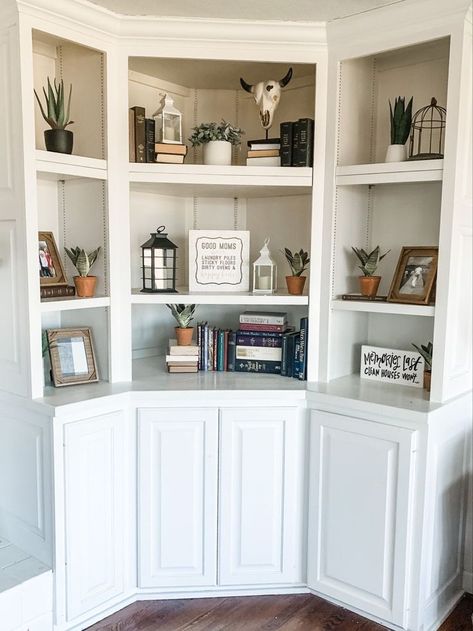 Living Room Corner Built Ins, Corner Ideas For Dining Room, Corner Bookshelf Built In, Bookshelf Corner Ideas, Living Room Storage Ideas For Toys, Alcove Living Room, Corner Built In Cabinet, Built In Corner Cabinet, Corner Cabinet Living Room