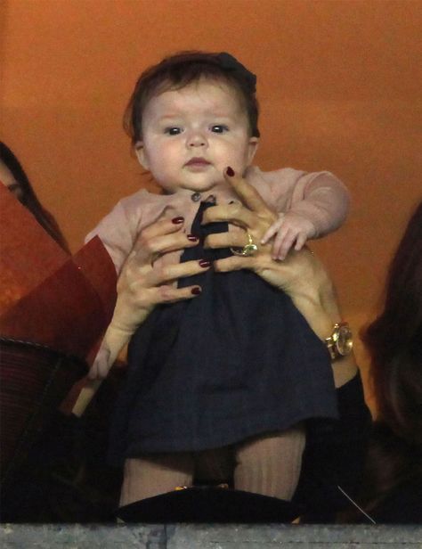 Harper Beckham Harper Beckham Style, Harper Beckham, David Beckham Style, Baby Girl Winter, Stylish Couple, Celebrity Kids, Celebrity Babies, Stylish Kids, David Beckham