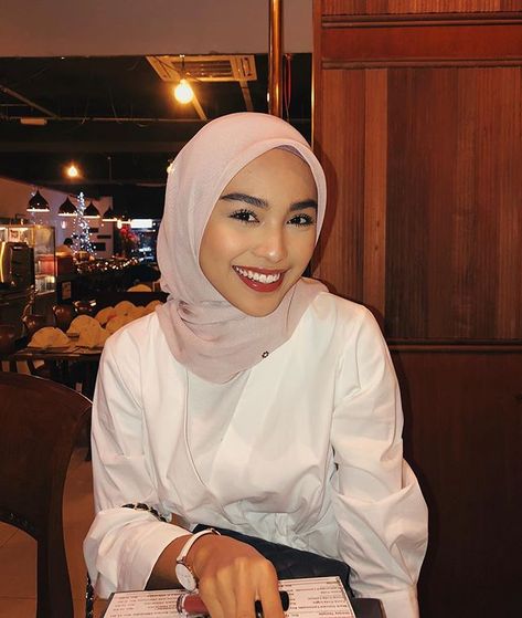 Sharifah Rose, Hijabi Fashion Casual, Hijabi Fashion, Hijab Fashion, Casual Fashion, On Instagram, Beauty, Instagram