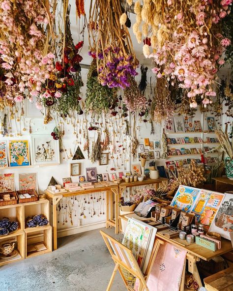 Greenhouse Apothecary, Plant Witch Aesthetic, Botanical Apothecary, Herbalist Shop, Plant Workshop, Witch Store, Farmers Market Booth, Flower Workshop, Herbal Academy