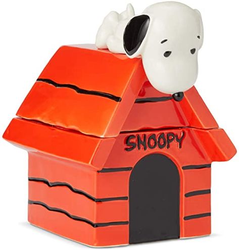 Snoopy Clay, Snoopy House, Snoopy Tattoo, Snoopy Dog House, Best Guard Dogs, Disney Cookies, Ceramic Cookie Jar, Disney Traditions, Celebrity Style Red Carpet