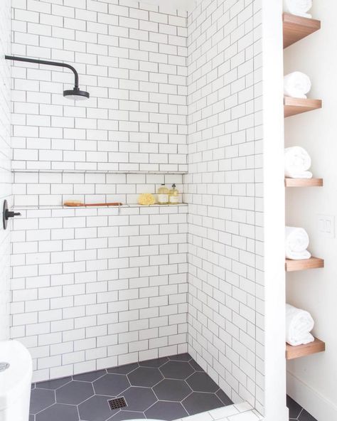 11 Brilliant Walk-in Shower Ideas for Small Bathrooms | British Ceramic Tile Makeover Kamar Mandi, Tiled Bathroom, Master Baths, Subway Tile Showers, Bathroom Master, Dream Master, Bathroom Luxury, Tiled Shower, Bad Inspiration