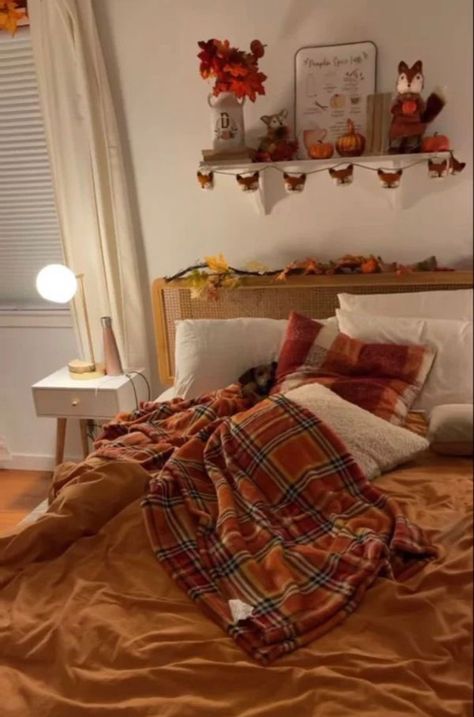 Fall Room Ideas, Halloween Bedroom Decor, Autumn Room, Plush Bedding, Fall Room Decor, Fall Bedroom Decor, Halloween Bedroom, Cozy Fall Bedroom, Holiday Room