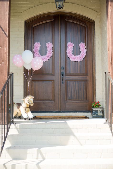 Shabby Chic Pony themed birthday party via Kara's Party Ideas KarasPartyIdeas.com Cake, banners, signs, favors, desserts, tutorials, and more! #shabbychic #ponyparty #shabbychicpartyideas #cowgirlparty (29) Pony Themed Birthday Party, Sheriff Callie Birthday Party, Spirit Birthday, Sheriff Callie Birthday, Horse Themed Party, Pony Birthday Party, Horse Birthday Parties, Horse Vintage, Western Birthday