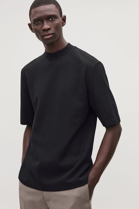 BOXY MOCK-NECK TOP - Black - Tops - COS US Orange Shirt Outfit, Seam Finishes, Mock Neck And T Shirt, Mock Neck Shirt, T Shirt Outfit, Trendy Boy Outfits, Chunky Statement Necklace, Layered T Shirt, Oversized Graphic Tee