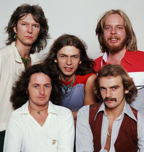 Boom. : Daily Boom 80's Throwback: Yes - 'Love Will Find A... Jon Anderson, Chris Squire, Steve Howe, Rick Wakeman, Yes Band, The Doobie Brothers, King Crimson, Musica Rock, Rock N Roll Music