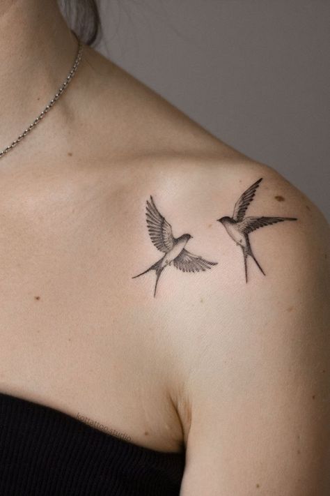 Small Bird Tattoos, Little Bird Tattoos, Bird Tattoos For Women, Small Shoulder Tattoos, Swallow Tattoo, Bone Tattoos, Shoulder Tattoos For Women, Hummingbird Tattoo, Collar Bone Tattoo