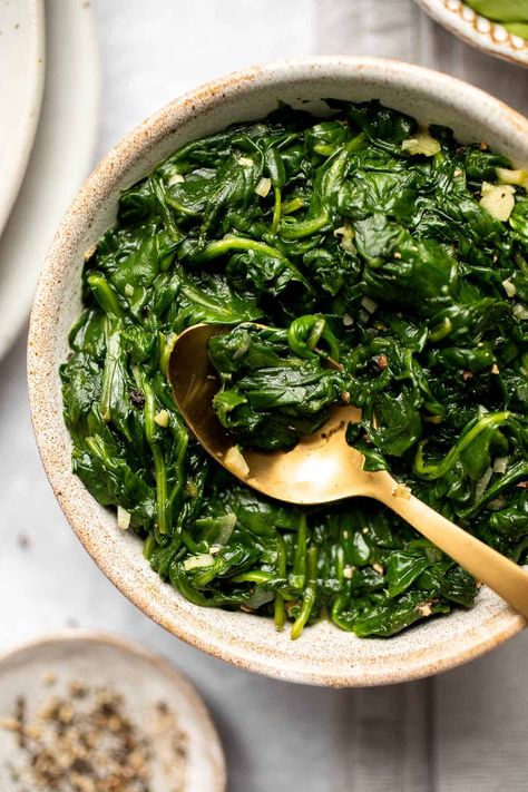 Sauté Spinach, How To Saute Spinach, Spinach Sauteed, How To Season Spinach, How To Sauté Spinach, Garlic Spinach, Sauteed Spinach, Quick Weeknight Dinners, Spinach Recipes