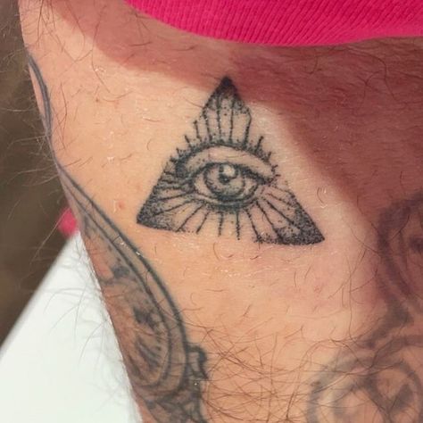 Hannah Grant’s Instagram photo: “Healed shot of the eye of providence I did on @ilo_jim 👁 always love seeing healed pics! 🖤✨ . . . . . . #art #artwork #artist #sketch…” Eye Of Providence Tattoo, Society Tattoo, Providence Tattoo, The Eye Of Providence, Eye Of Providence, Pics Art, Tattoos With Meaning, Art Artwork, Triangle Tattoo