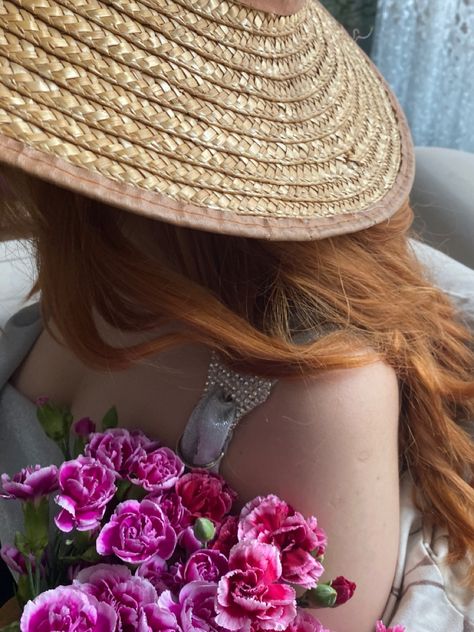 Ginger Aesthetic Faceless, Ginger Icons, Bea Core, Ginger Aesthetic, Black Bikers, Paige Matthews, Redhead Mom, Red Orange Hair, Flowers Valentines