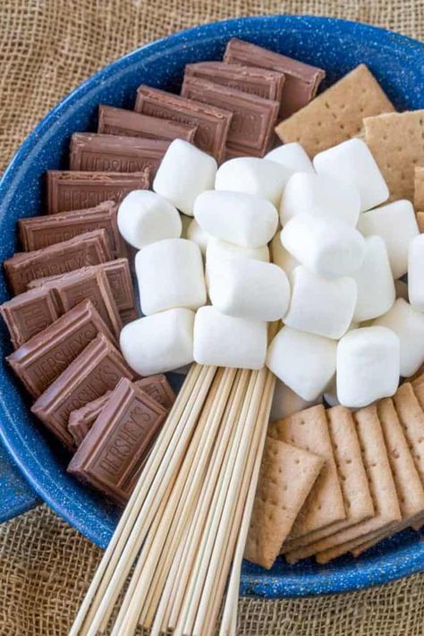 Grilled Smores, Summer Smores, Make Smores, Recipes Grill, Easy Smores, Smores Party, Chocolate Smores, Smores Kits, Dinner Then Dessert