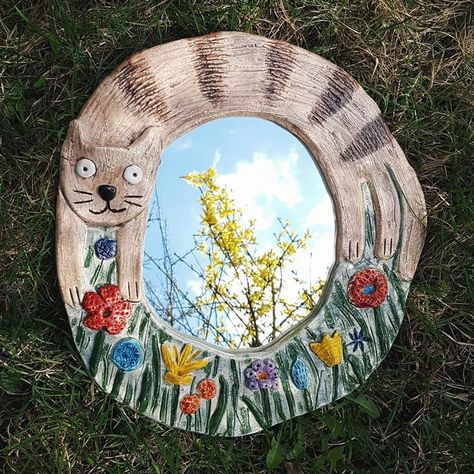 Ceramic Art Mirror, Ceramic Mirror Frame Handmade, Ceramic Mirror, Painted Mirror Art, Diy Room Decor Videos, Mirror Frame Diy, Jewelry Box Diy, Paper Mache Art, Paper Mache Sculpture