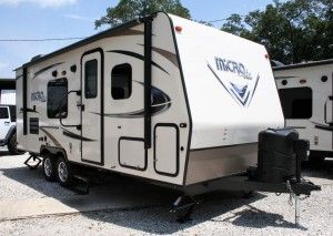 Top 5 Best Travel Trailers For Couples - RVingPlanet Rv Campers For Sale, Best Travel Trailers, Used Travel Trailers, Small Travel Trailers, Travel Trailer Camping, Used Rv, Small Campers, Mini Camper, Camping Guide