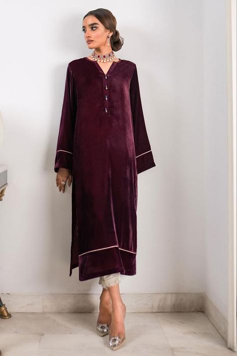 Plain Velvet Suit Design, White Net Dupatta, Full Sleeve Dress, Velvet Kurti, Velvet Suit Design, Full Sleeves Dress, Velvet Dress Designs, Trouser Suit, Kurti Designs Latest