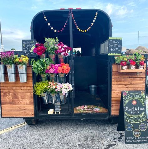 Flower Trailer Ideas, Mobile Flower Shop Trailer, Horse Trailer Flower Cart, Flower Trailer Business, Flower Horse Trailer, Mobile Farmers Market, Mobile Flower Stand, Flower Trailer Shop, Mobile Flower Trailer