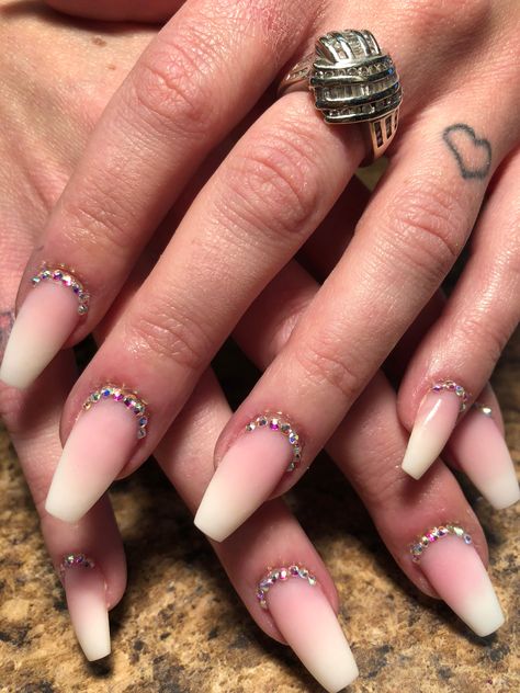 Ombré diamond style Simple Nails With Diamonds, Manicure With Stones, Diamond Nail Art Design, Colour Manicure, Diamond Nail Designs, Fan Nails, Nude Colour, Diamond Nail Art, Infinity Nails